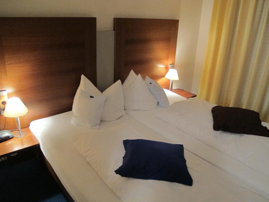 Garni-Hotel Sailer & Hotel Sailer'S Villa รอทท์ไวล์ ห้อง รูปภาพ